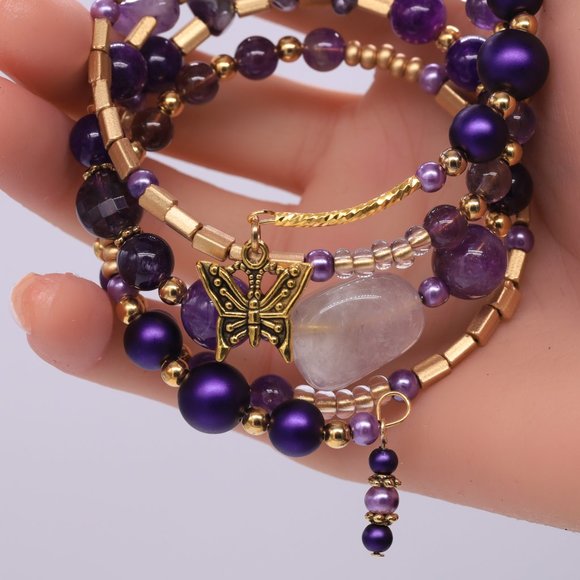 Bracelet with Amethyst stones, unique gold accents and pendants. - Picture 3 of 7